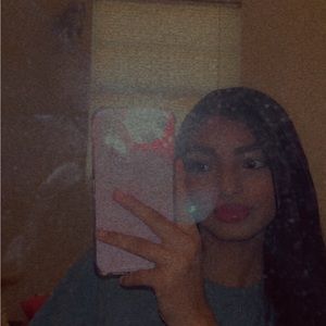 Meet your Posher, Caroline